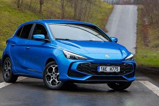 Čínská Fabia má 195 koní, žere pod pět litrů a stojí méně než půl milionu. Otestovali jsme hybridní MG3 - Garáž.cz